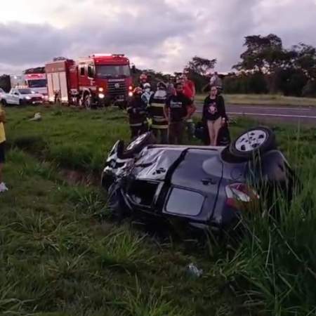 Acidente na Rodovia Marechal Rondon: 5 Vítimas após Capotamento de Fiat Mobi em Castilho