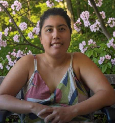 Mulher de 22 anos com tumor raro mobiliza campanha para terceira cirurgia