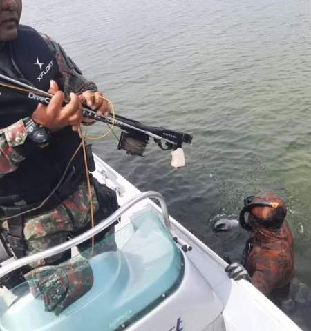HOMEM É AUTUADO PELA POLÍCIA AMBIENTAL DE TRÊS LAGOAS POR PESCA SUBAQUÁTICA ILEGAL NO RIO PARANÁ