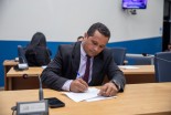 Vereador Silverado solicita serviços de recapeamento e semáforos em Três Lagoas