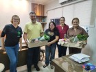 Secretária Municipal recebe cesta da “fazenda escola” de Andradina