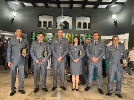 VIGÉSIMO QUINTO BATALHÃO DA POLÍCIA MILITAR, MUNICÍPIO DE DRACENA, PARABENIZA OS CAPITÃES PM KIHARA E KHEYLLA PELA CONCLUSÃO DO MESTRADO EM CIÊNCIAS POLICIAIS DE SEGURANÇA E ORDEM PÚBLICA