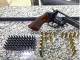 Força Tática de Andradina apreende revolver calibre 38 com munições no bairro Piscina