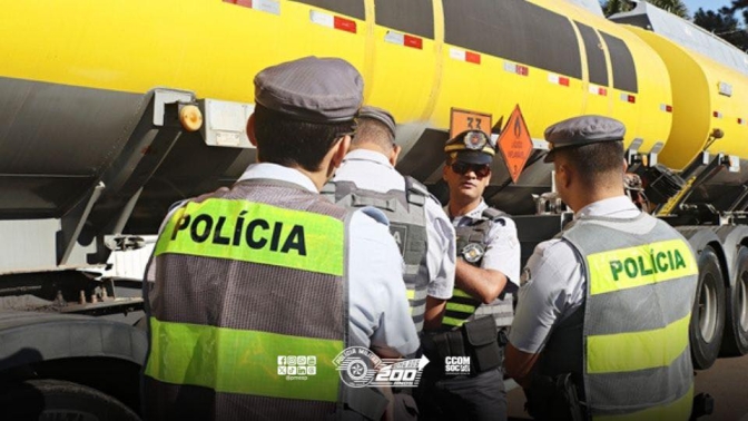 Policiamento Rodoviário realiza operação de fiscalização de produtos perigosos em Araçatuba/SP