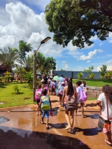 Alunos da rede municipal de Mirandópolis e Lavínia vivem dia de diversão no Parque Aquático Acqualinda em Andradina