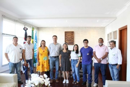Prefeito de Tupi Paulista recebe ACE em reunião