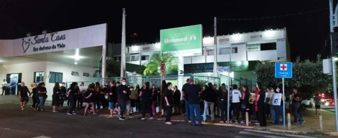 Manifestação pacífica em prol da saúde de Andradina reúne mais de 100 pessoas