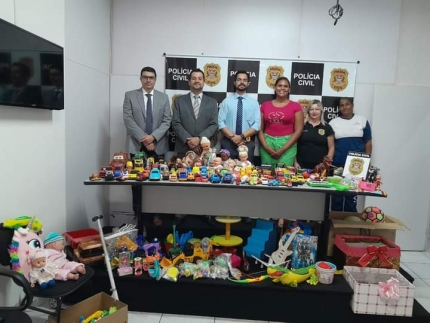 POLÍCIA CIVIL DE PRESIDENTE VENCESLAU FAZ DOAÇÃO DE BRINQUEDOS À EMEI “NEIDE THERESINHA FERRARI TACCA’’