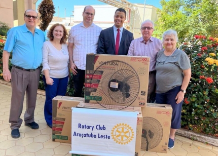 Rotary Araçatuba Leste faz doação de ventiladores à Santa Casa de Araçatuba