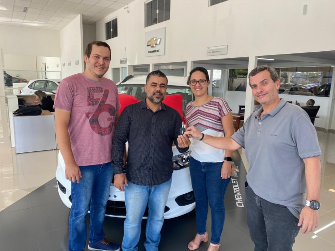 Crianças da Casa George Müller de Andradina recebe doação de Chevrolet Spin 7 lugares zero km