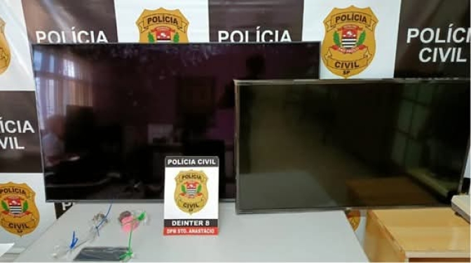 POLÍCIA CIVIL RECUPERA OBJETOS FURTADOS EM RESIDÊNCIA NA CIDADE DE SANTO ANASTÁCIO (SP) E PRENDE SUSPEITO EM FLAGRANTE