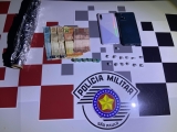 POLÍCIA MILITAR PRENDE HOMEM POR TRÁFICO DE DROGAS EM SANTO ANTÔNIO DO ARACANGUÁ