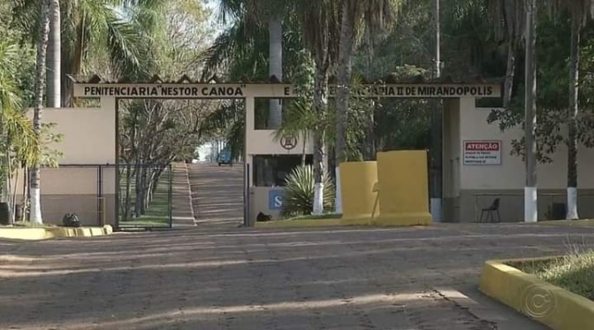 DETENTO É PRESO APÓS RENDER E ALGEMAR AGENTE PENITENCIÁRIO EM MACA PARA FUGIR DO HOSPITAL DE MIRANDOPOLIS