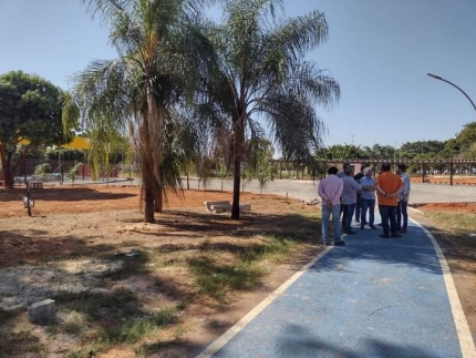 Prefeito de Penápolis acompanha reta final das obras no Parque Maria Chica