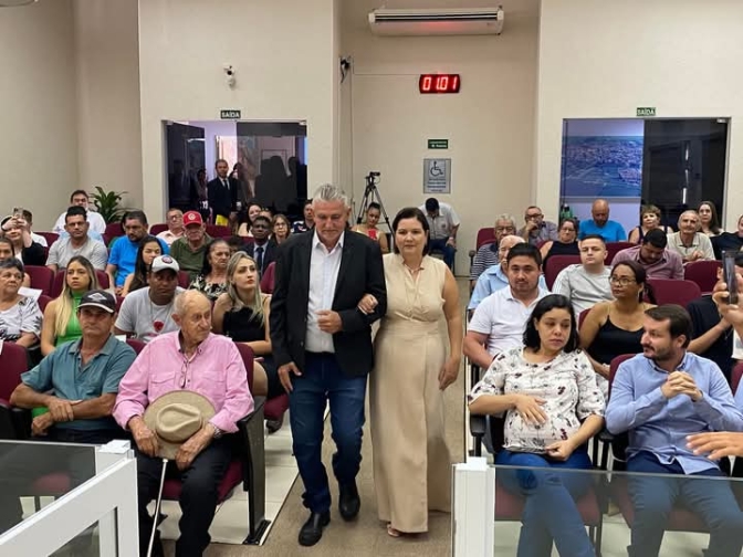 Prefeito Airton Gomes e vice-prefeito Nico Fiumari são empossados em Guaraçaí, juntamente com vereadores