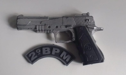 Polícia Militar em Três Lagoas apreende adolescente infrator por ameaça com simulacro de arma em escola