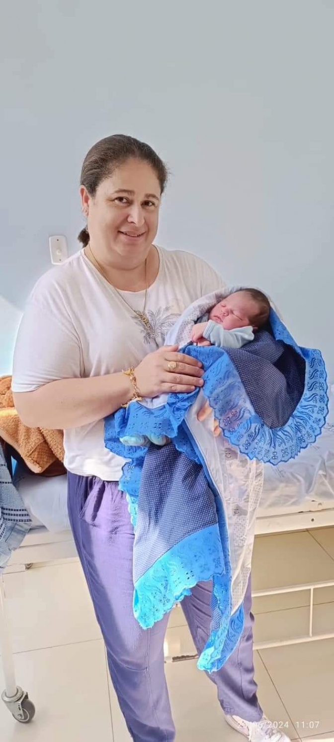 Mãe entra em trabalho de parto na frente a central de ambulância de Nova Independência