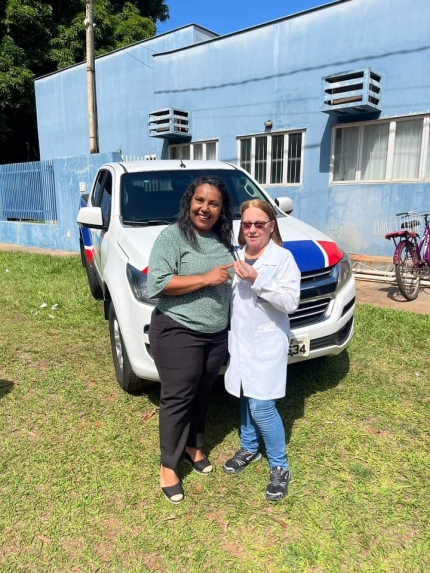 Em Três Lagoas vereadora Sirlene tem indicação atendida conseguindo 02 carros para saúde do Distrito de Arapuá