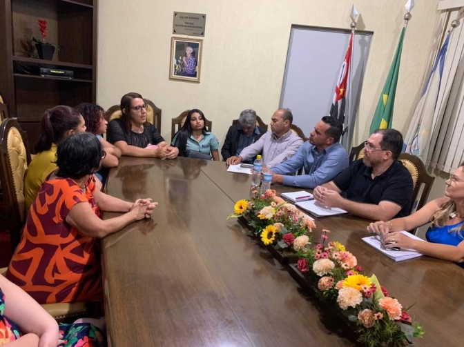 Prefeitura de Andradina corta bolsas da FIRB e gera controvérsias