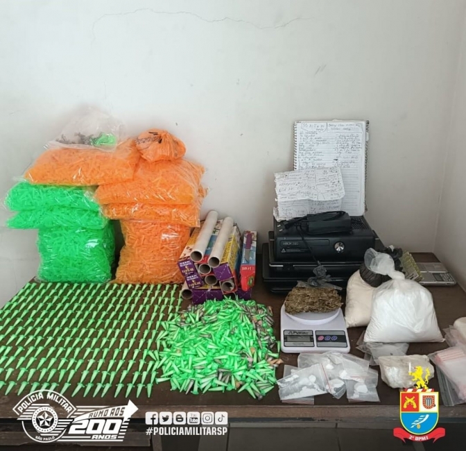 POLÍCIA MILITAR PRENDE DUPLA POR TRÁFICO DE DROGAS EM BIRIGÜI