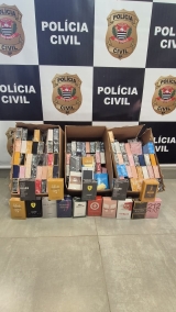 POLÍCIA CIVIL DE PIRAPOZINHO APREENDE DEZENAS DE PERFUMES APARENTEMENTE FALSIFICADOS