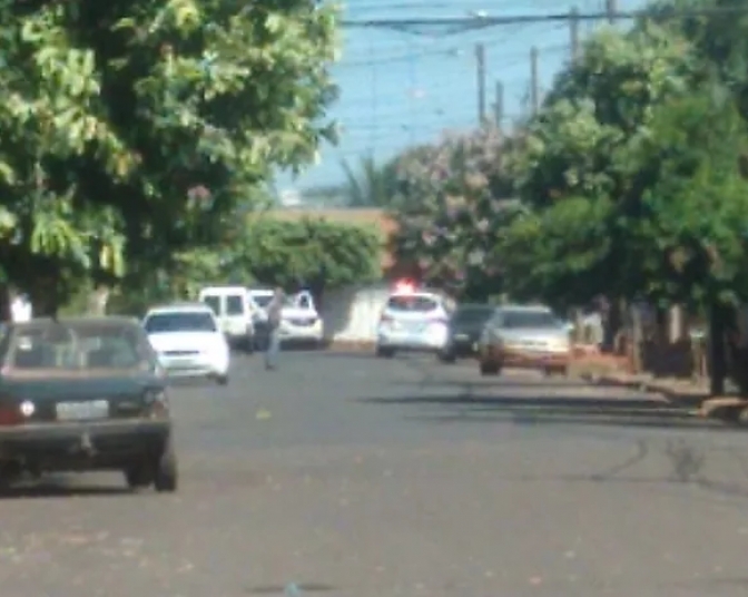 Suspeito de matar homem baleado é morto em troca de tiros com a Polícia Militar em Pereira Barreto